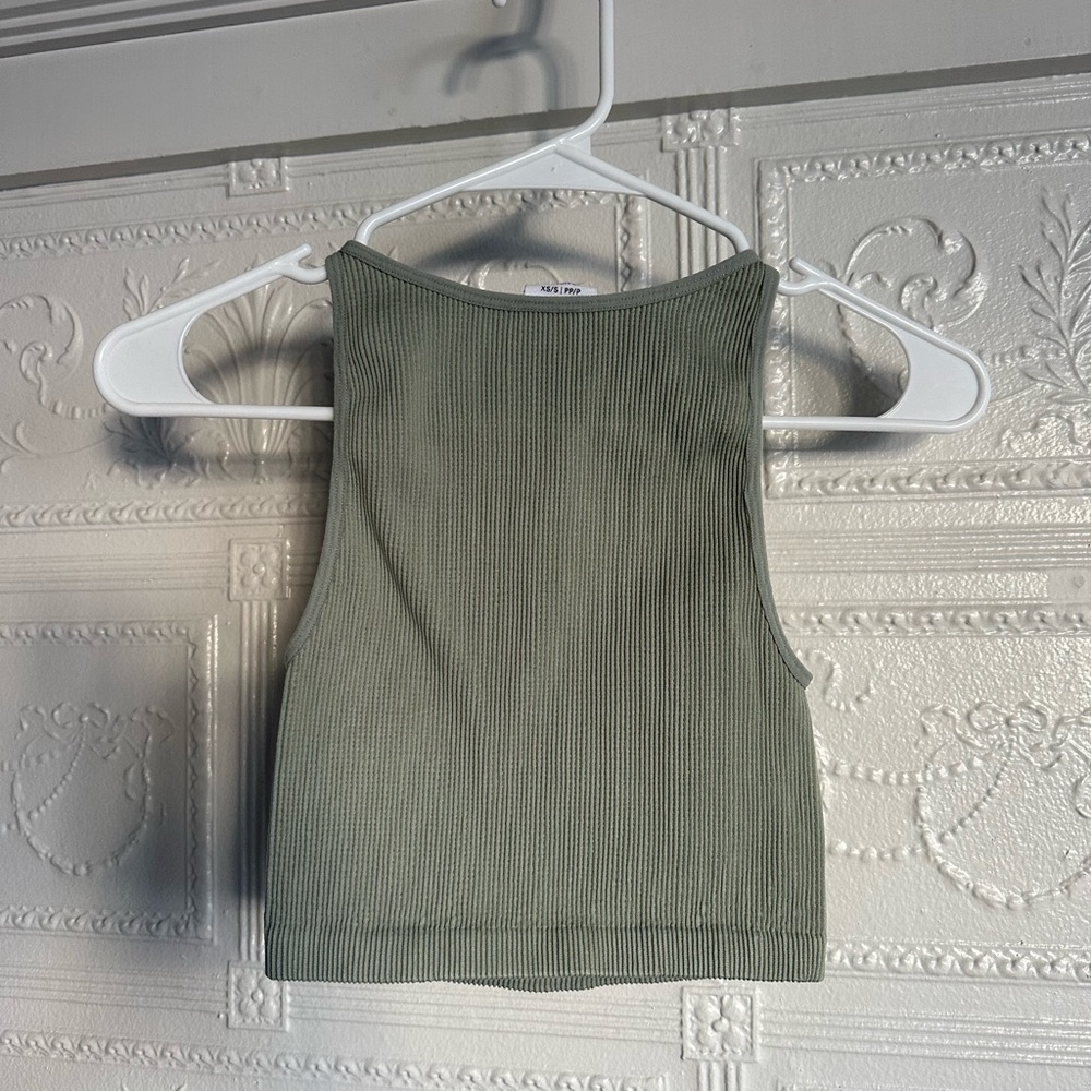 Ribbed tank